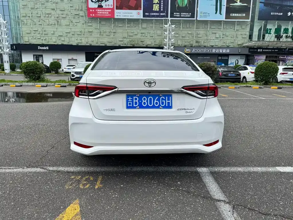 Toyota Corolla — фото 6