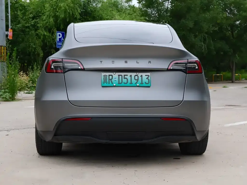 Tesla Model Y — фото 7