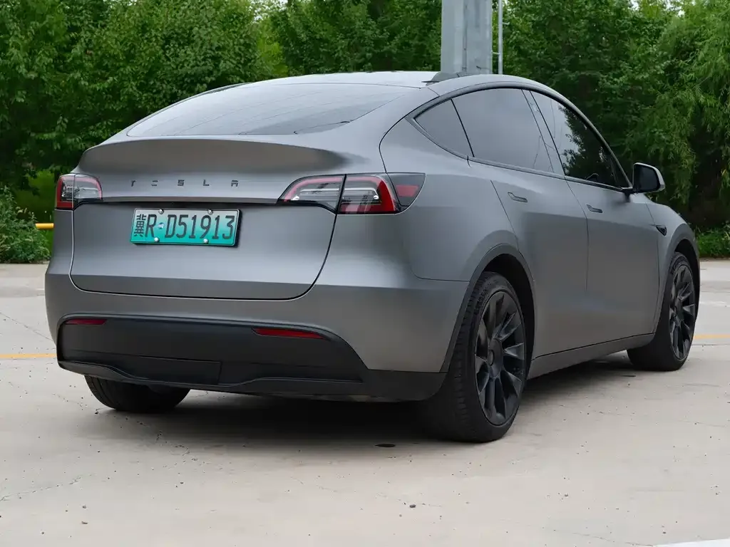 Tesla Model Y — фото 6