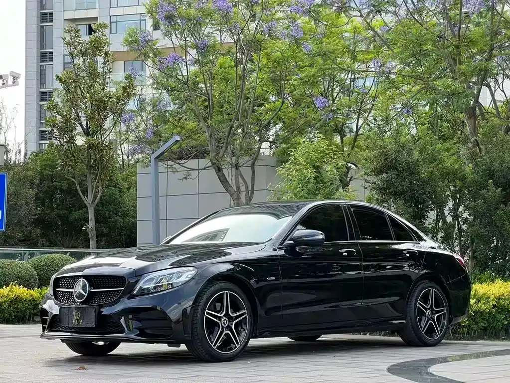 Mercedes-Benz C-Class — фото 1