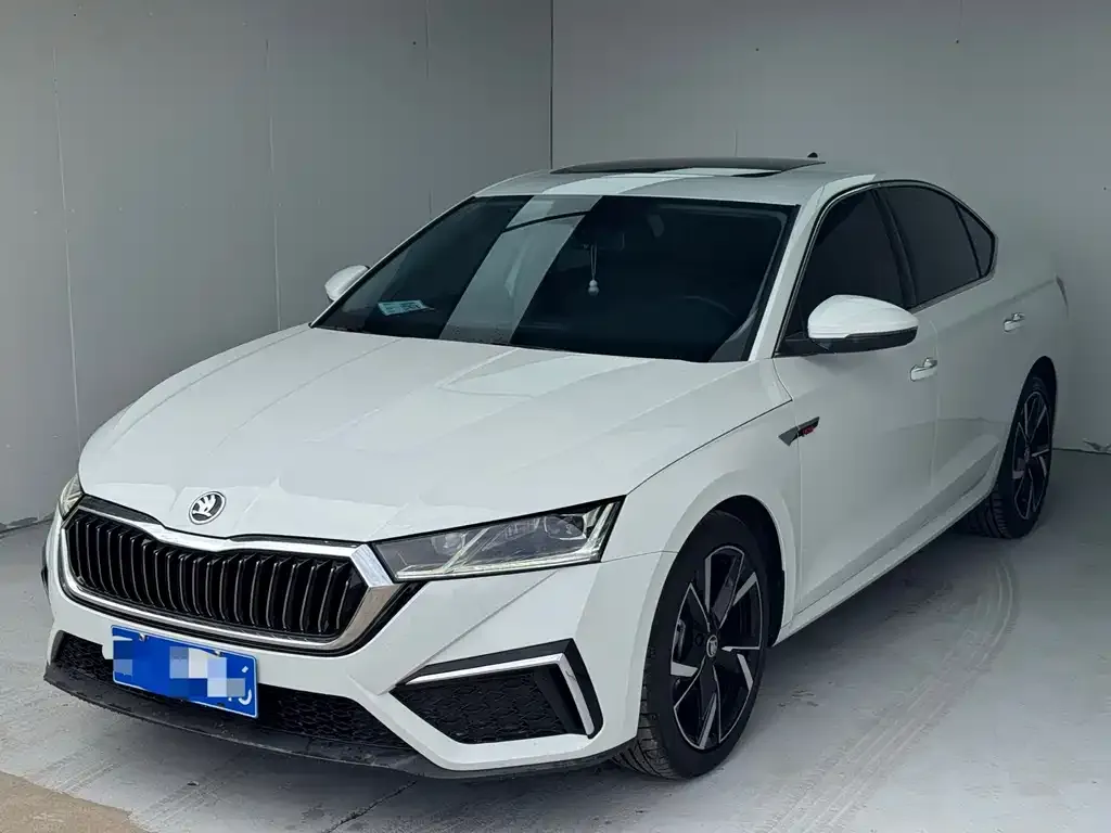 Skoda Octavia — фото 1