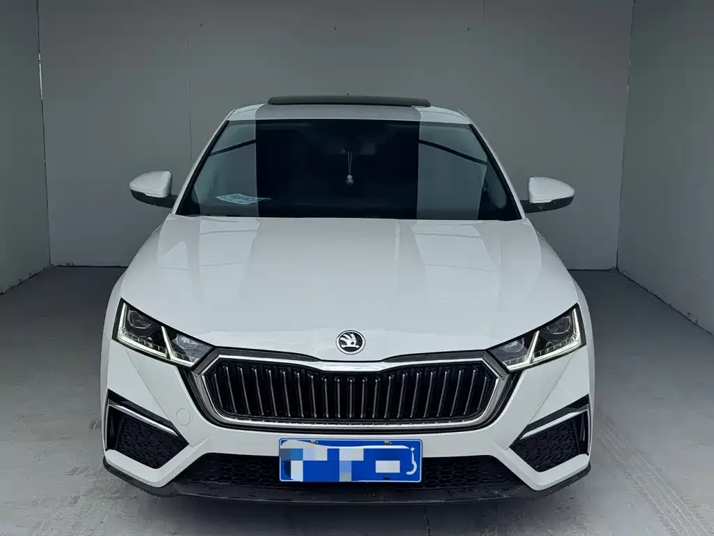 Skoda Octavia — фото 2