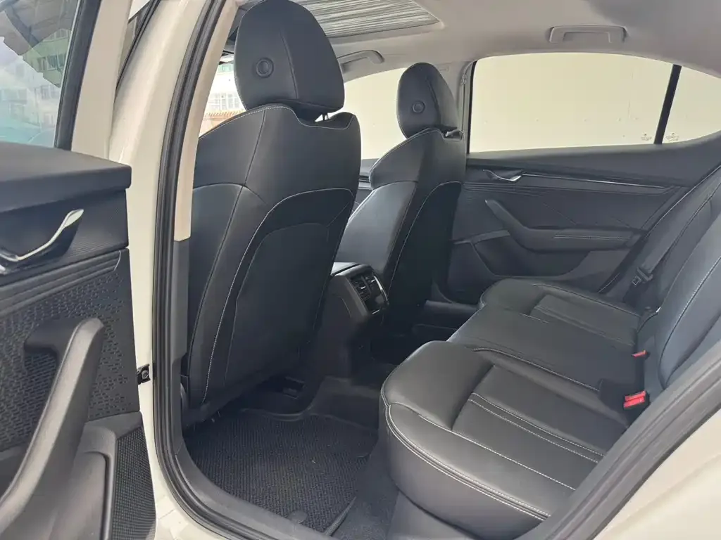 Skoda Octavia — фото 6
