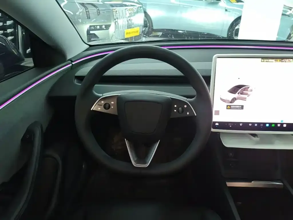 Tesla Model 3 — фото 3
