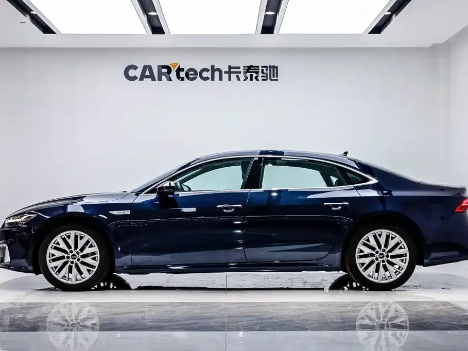 Audi A7L — фото 5