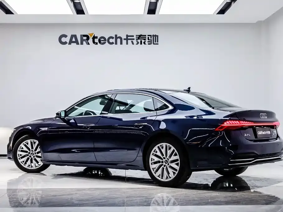Audi A7L — фото 6