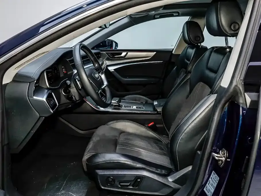 Audi A7L — фото 10