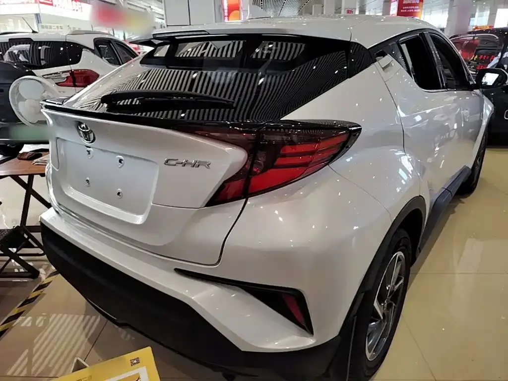 Toyota C-HR — фото 2
