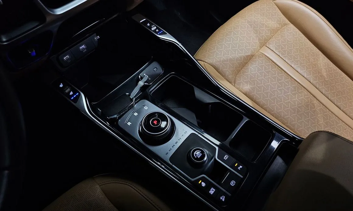 Kia Sorento — фото 9