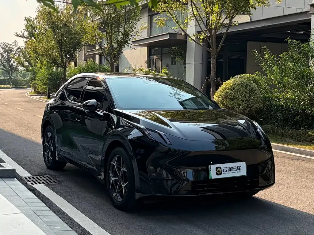 Lynk & Co Z20 — фото 1