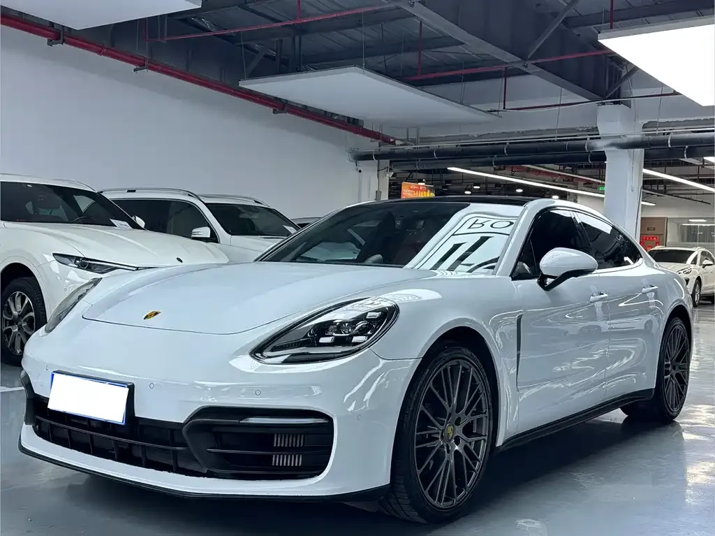 Porsche Panamera — фото 1