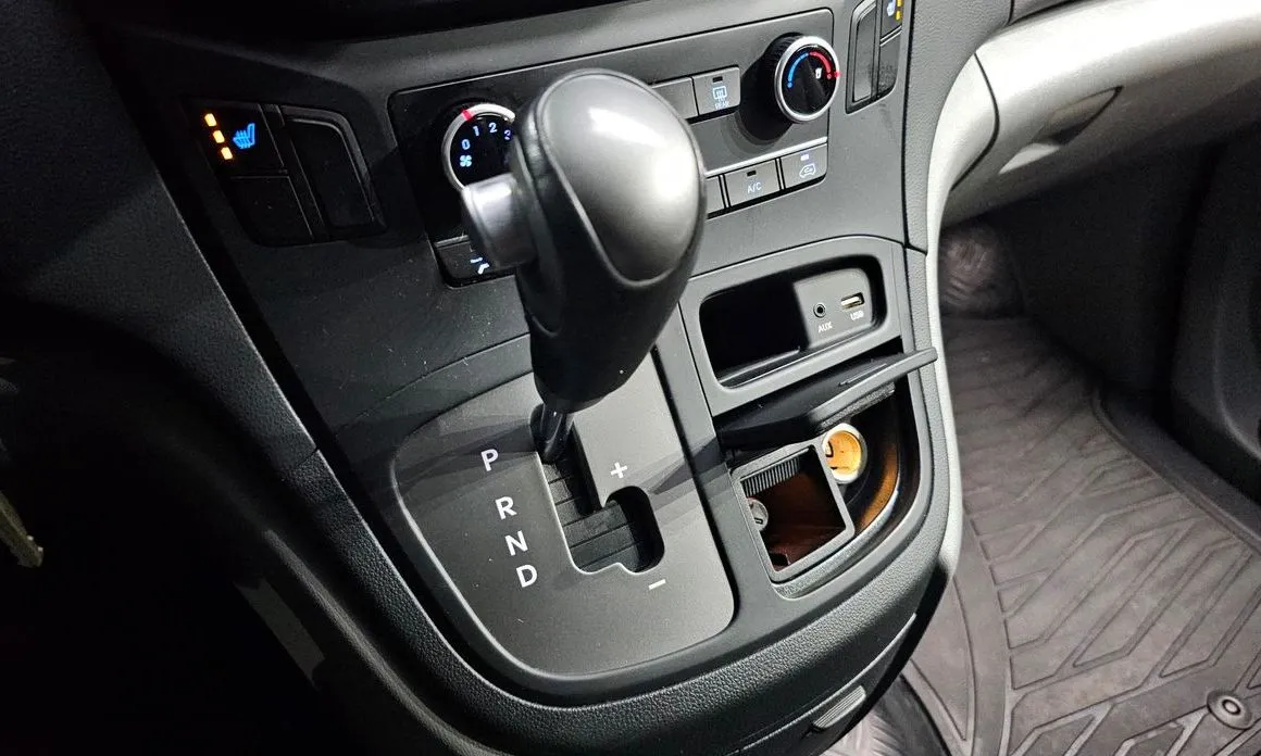 Hyundai Starex — фото 10