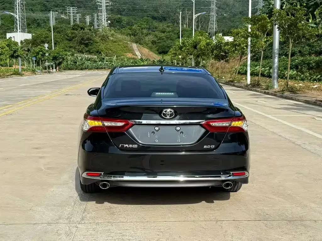 Toyota Camry — фото 9