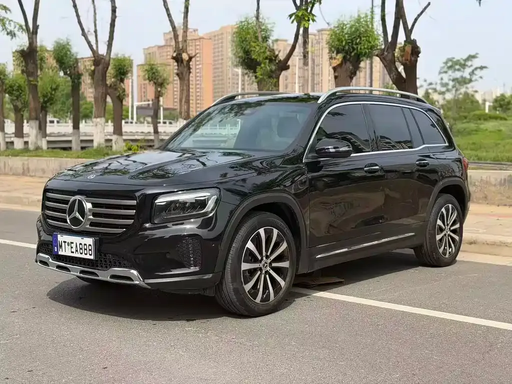 Mercedes-Benz GLB — фото 1
