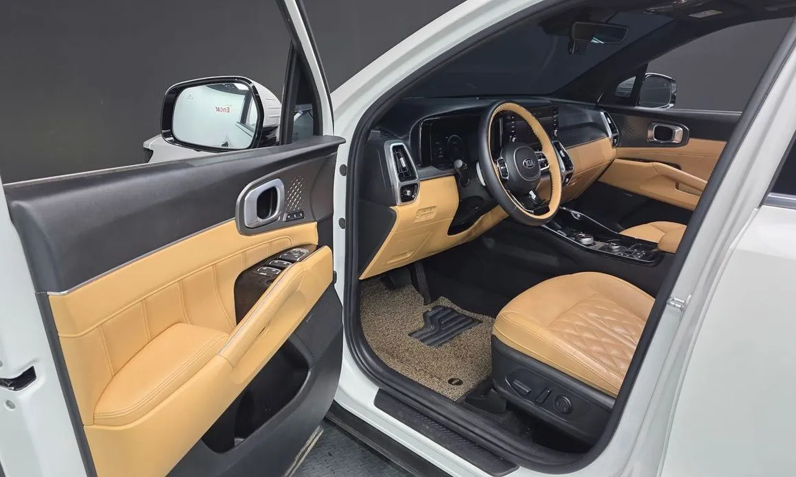 Kia Sorento — фото 7