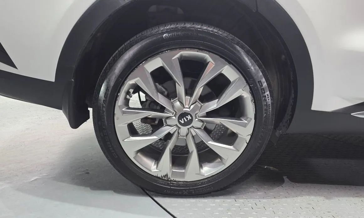Kia Sorento — фото 6