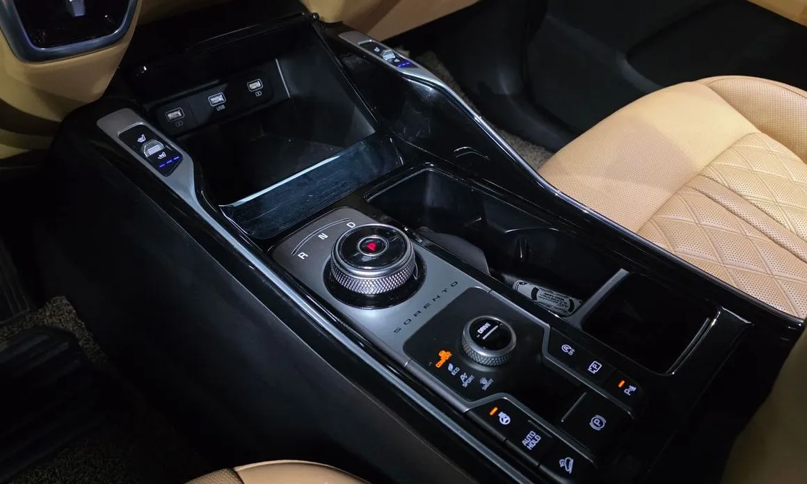 Kia Sorento — фото 9