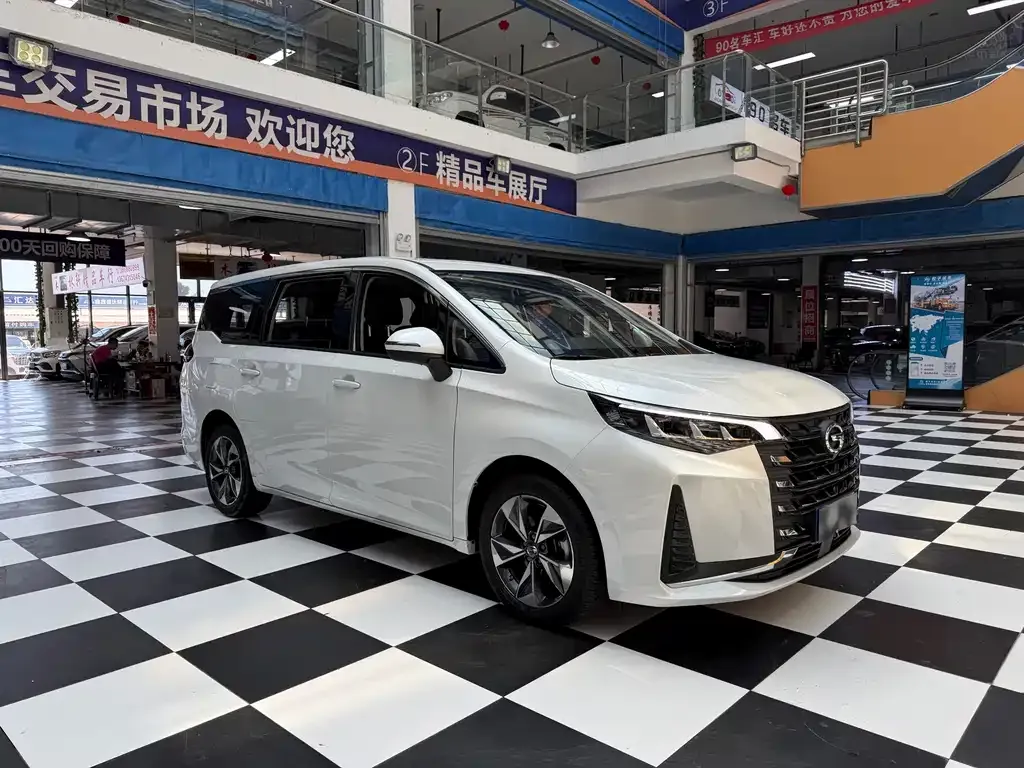 GAC Motor Trumpchi M6 — фото 10