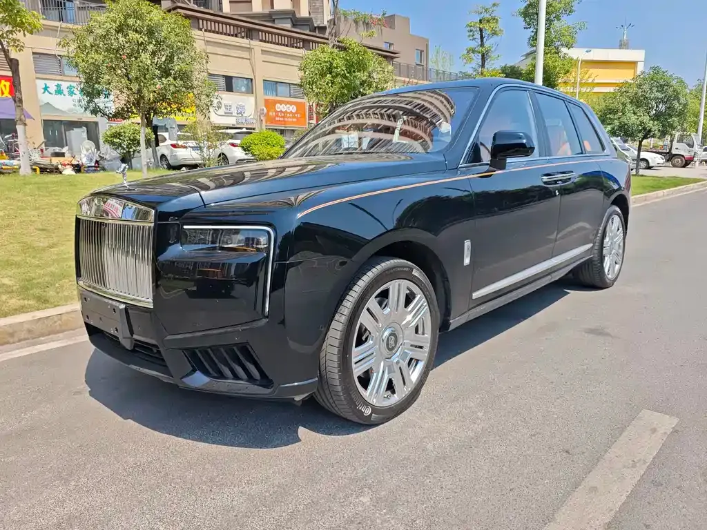 Rolls-Royce Cullinan — фото 1