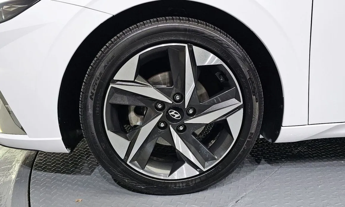 Hyundai AVANTE — фото 7