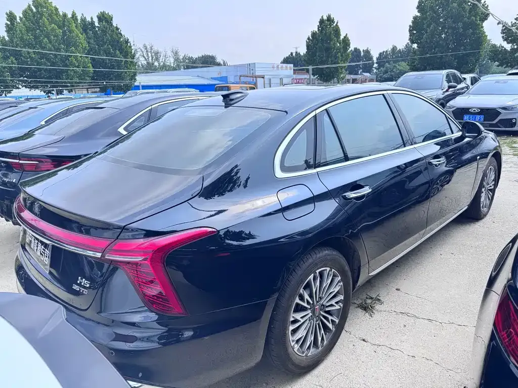 Hongqi H5 — фото 6