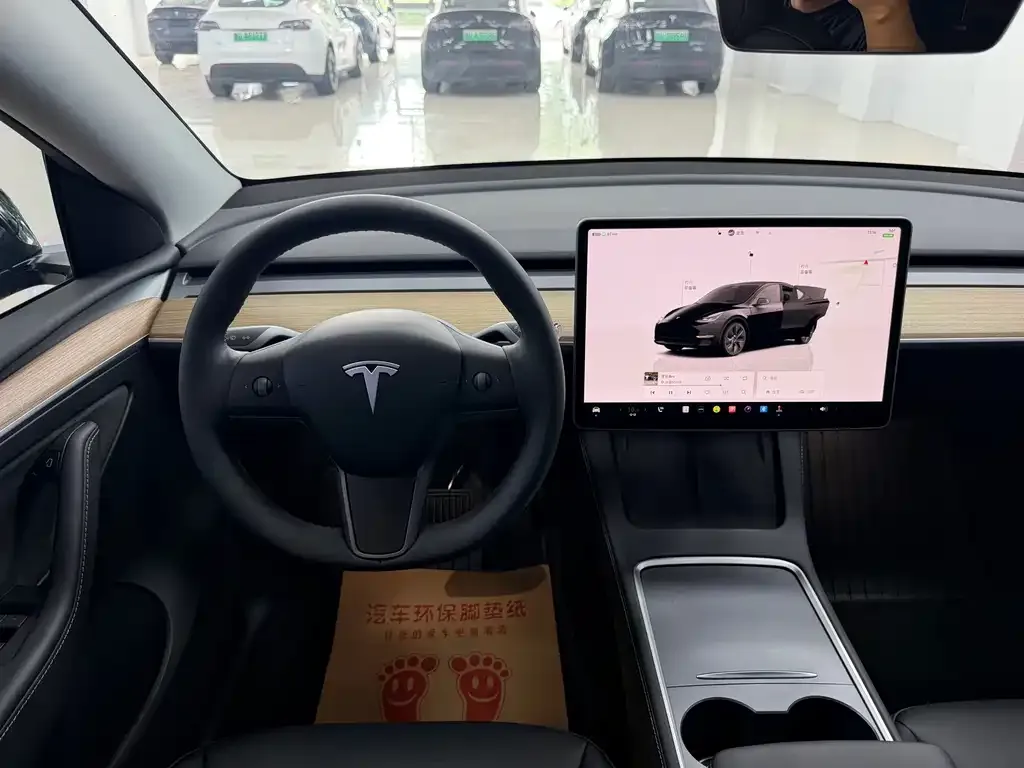 Tesla Model Y — фото 5