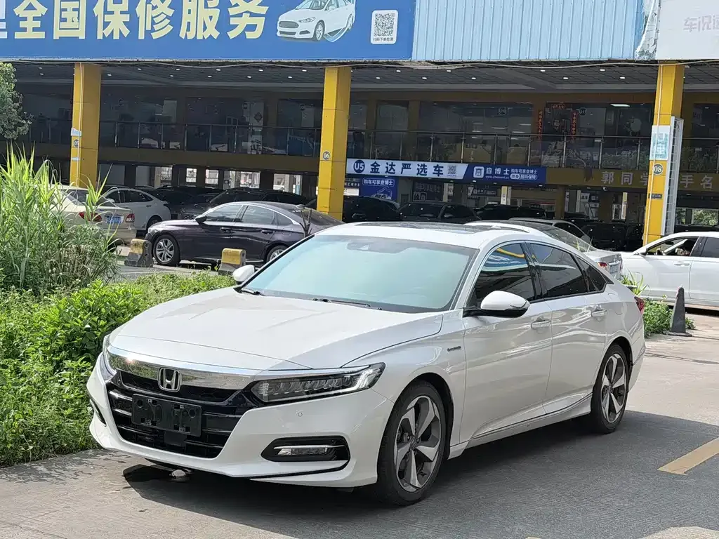 Honda Accord — фото 1