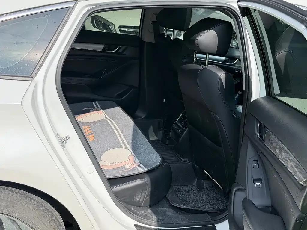 Honda Accord — фото 9