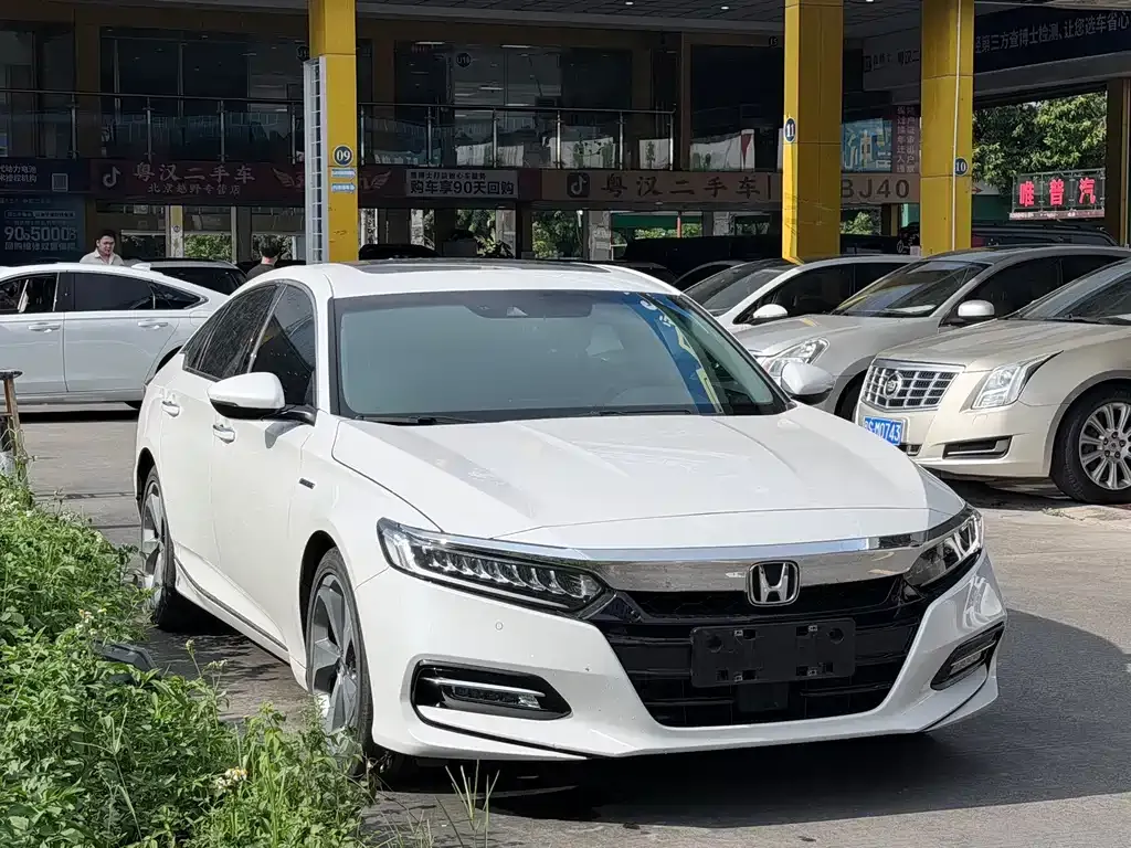 Honda Accord — фото 10