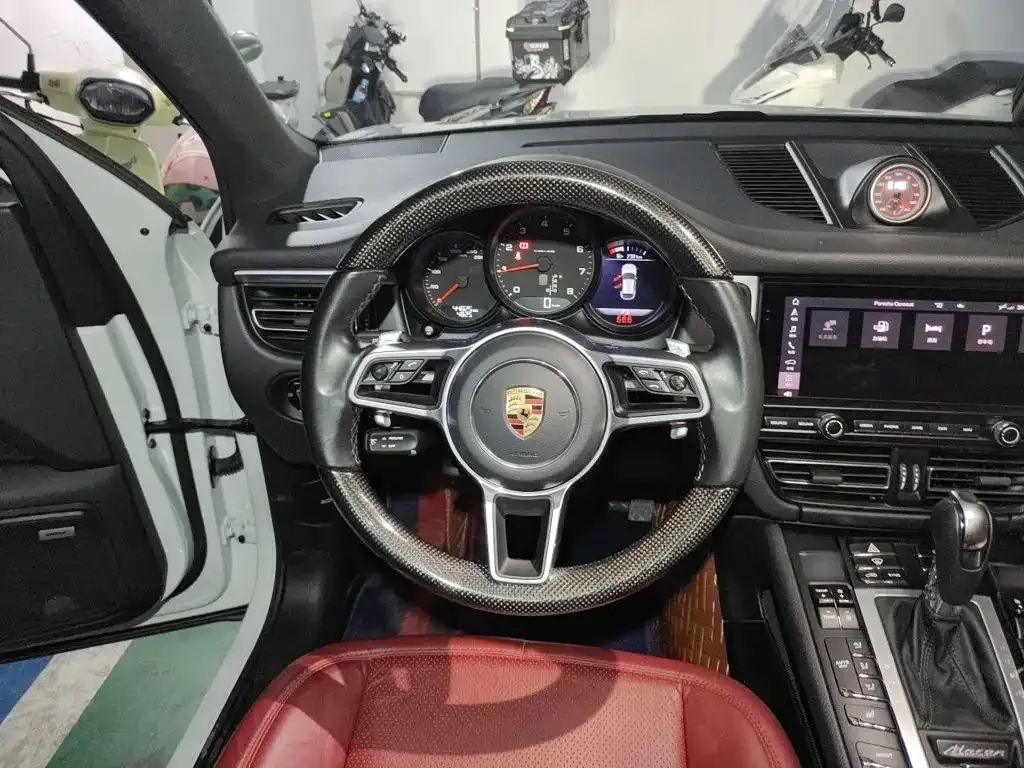 Porsche Macan — фото 10
