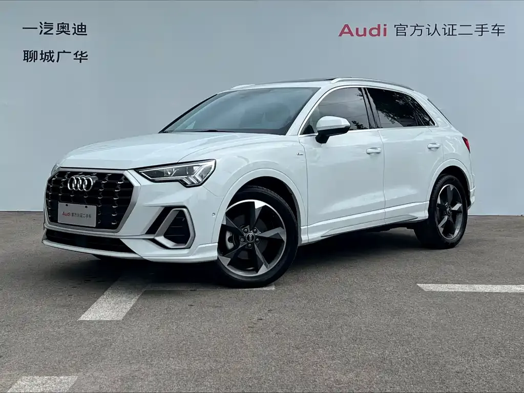 Audi Q3 — фото 1