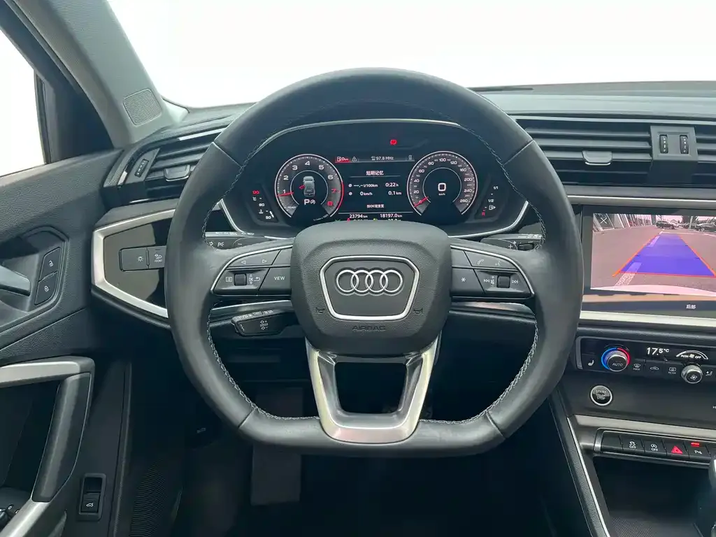 Audi Q3 — фото 5
