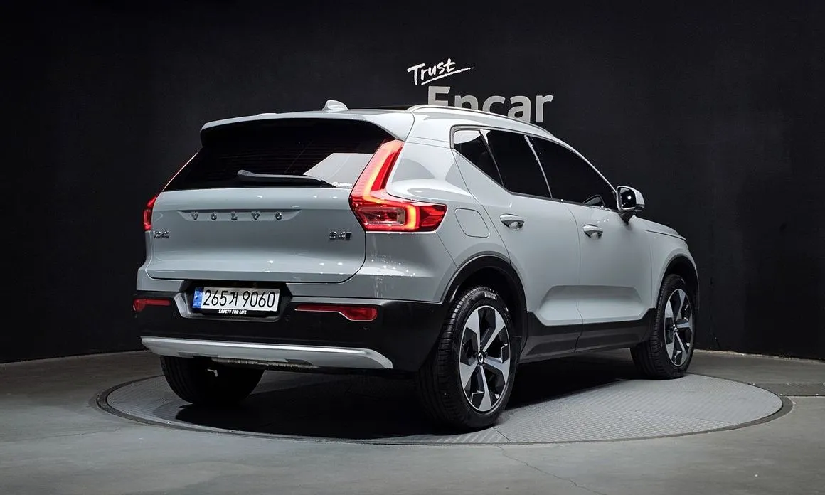 Volvo XC40 — фото 4