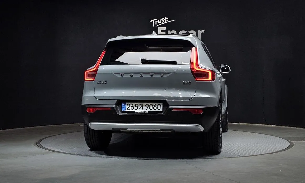 Volvo XC40 — фото 2
