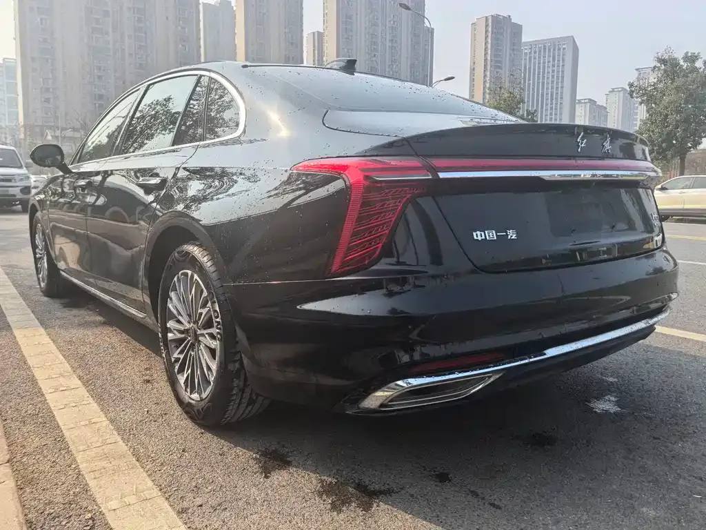 Hongqi H5 — фото 6