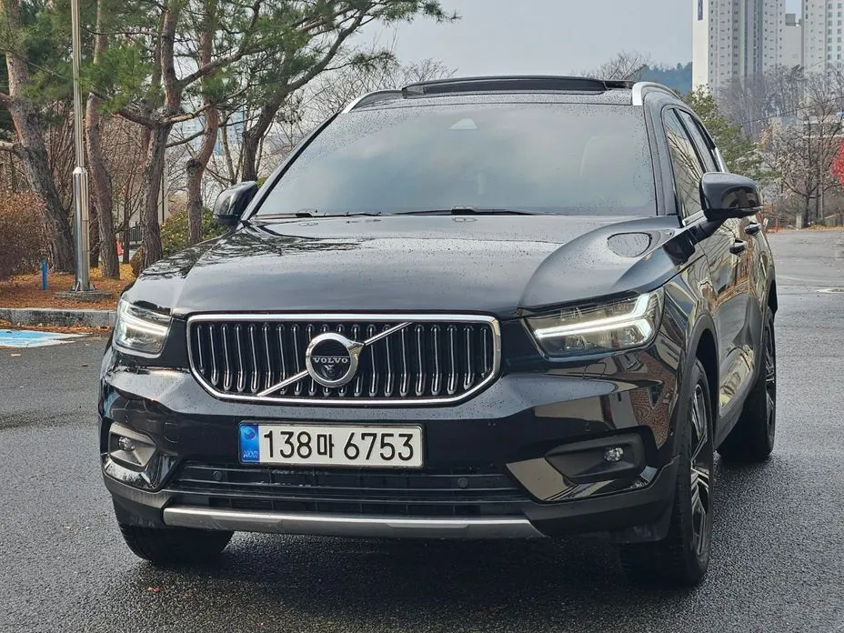 Volvo XC40 — фото 5