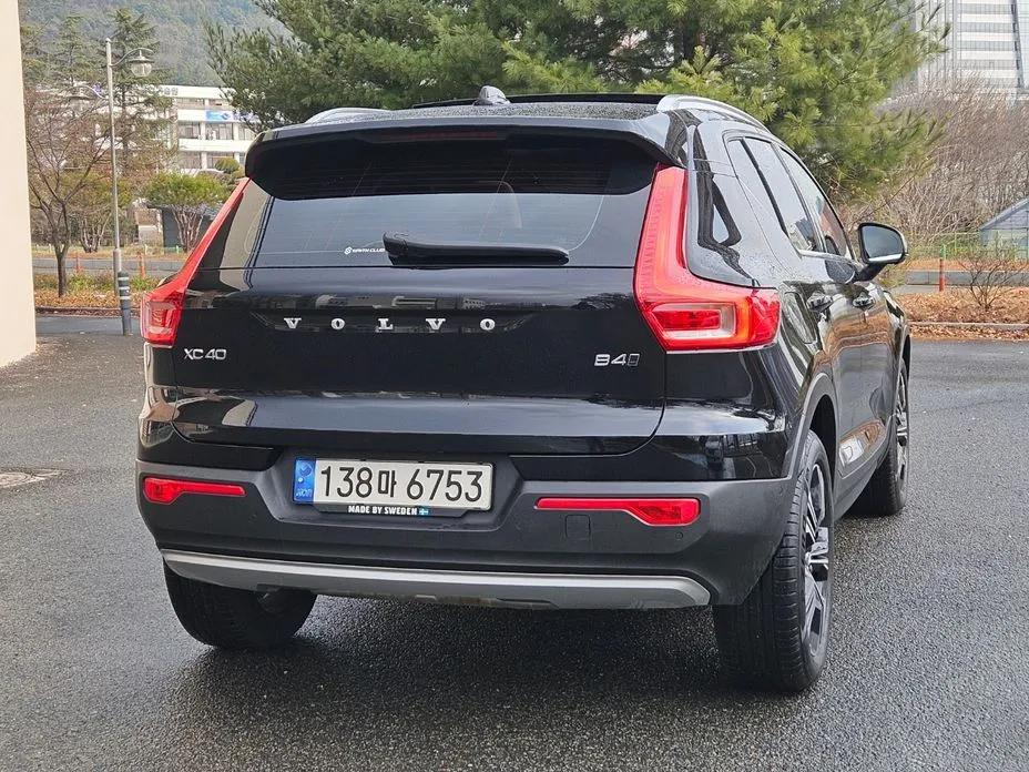 Volvo XC40 — фото 7