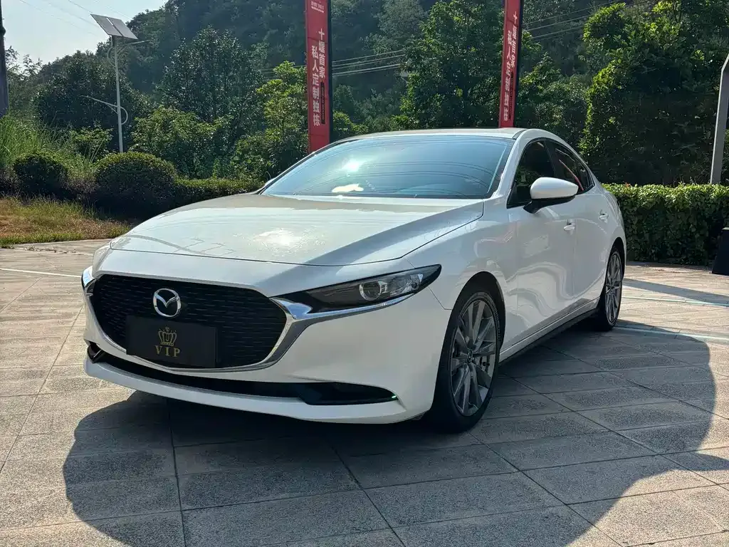 Mazda 3 Axela — фото 1