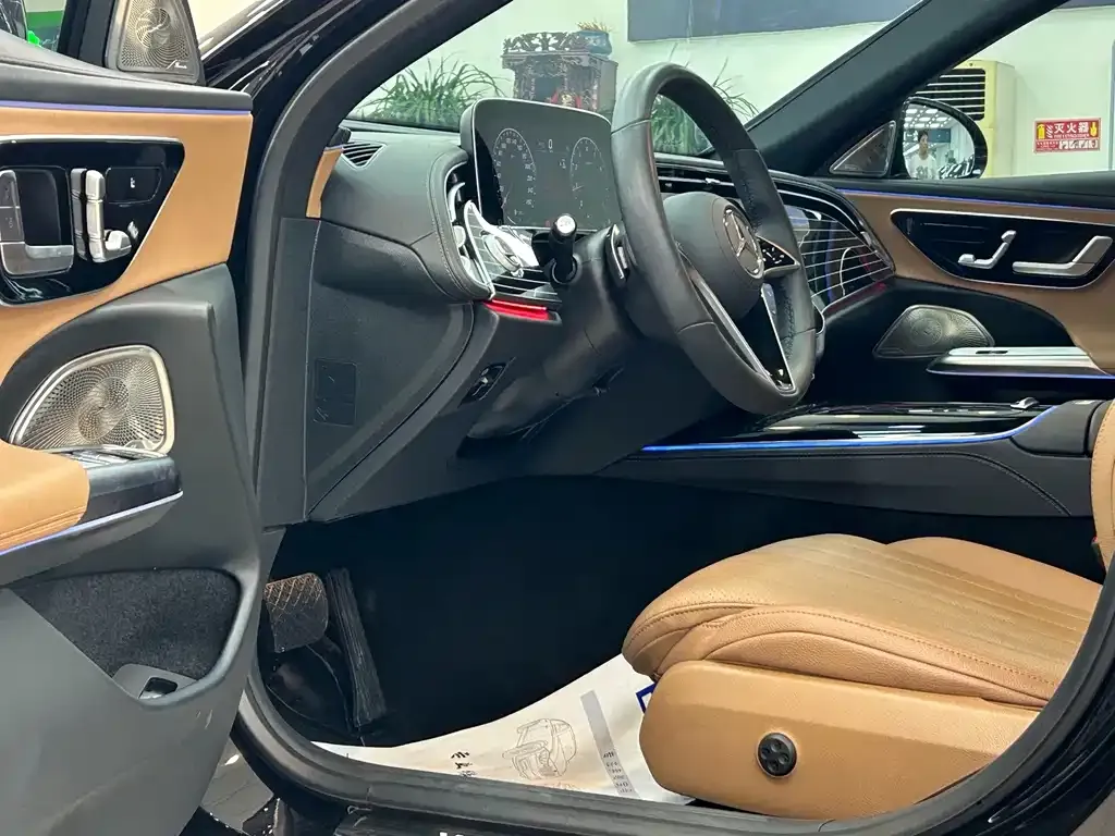 Mercedes-Benz E-Class — фото 10