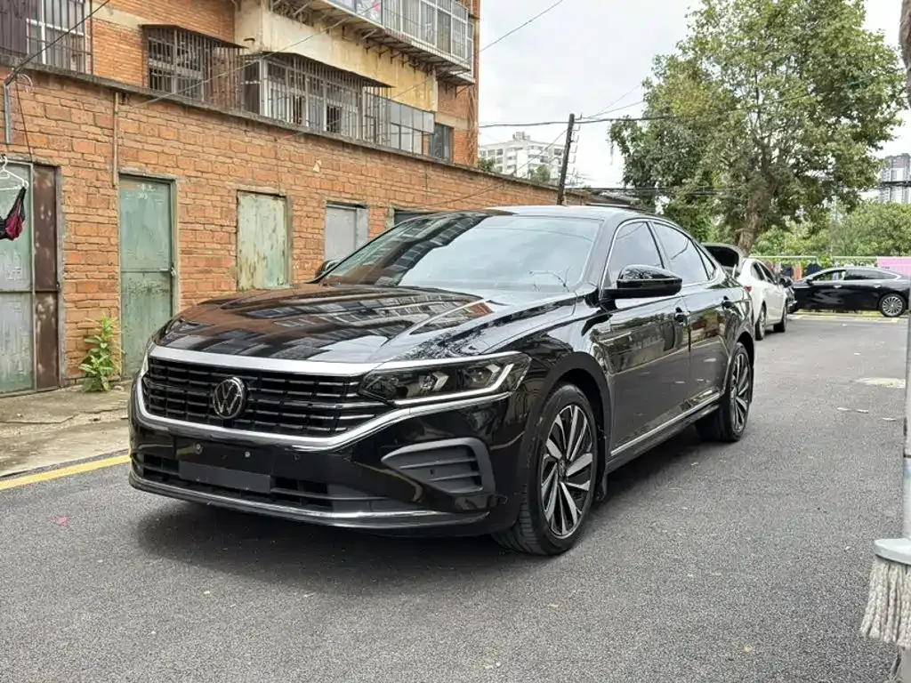 Volkswagen Passat — фото 1