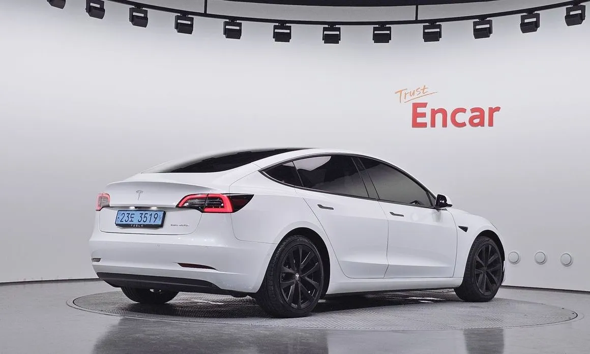 Tesla Model 3 — фото 6