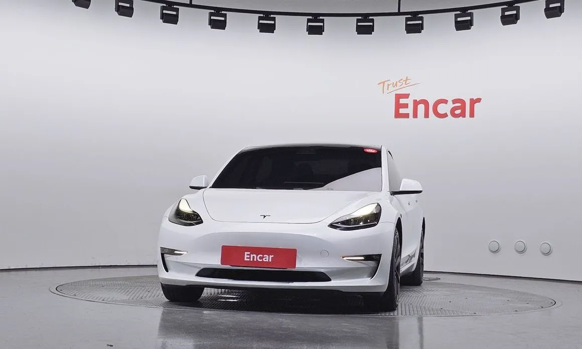 Tesla Model 3 — фото 4
