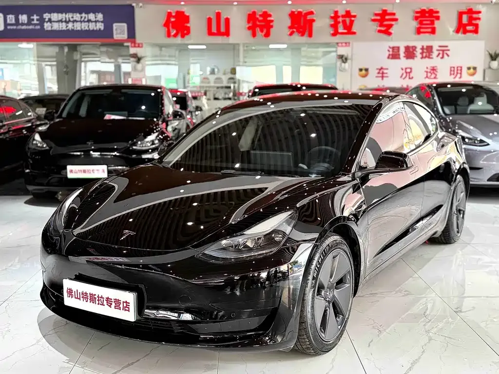 Tesla Model 3 — фото 1