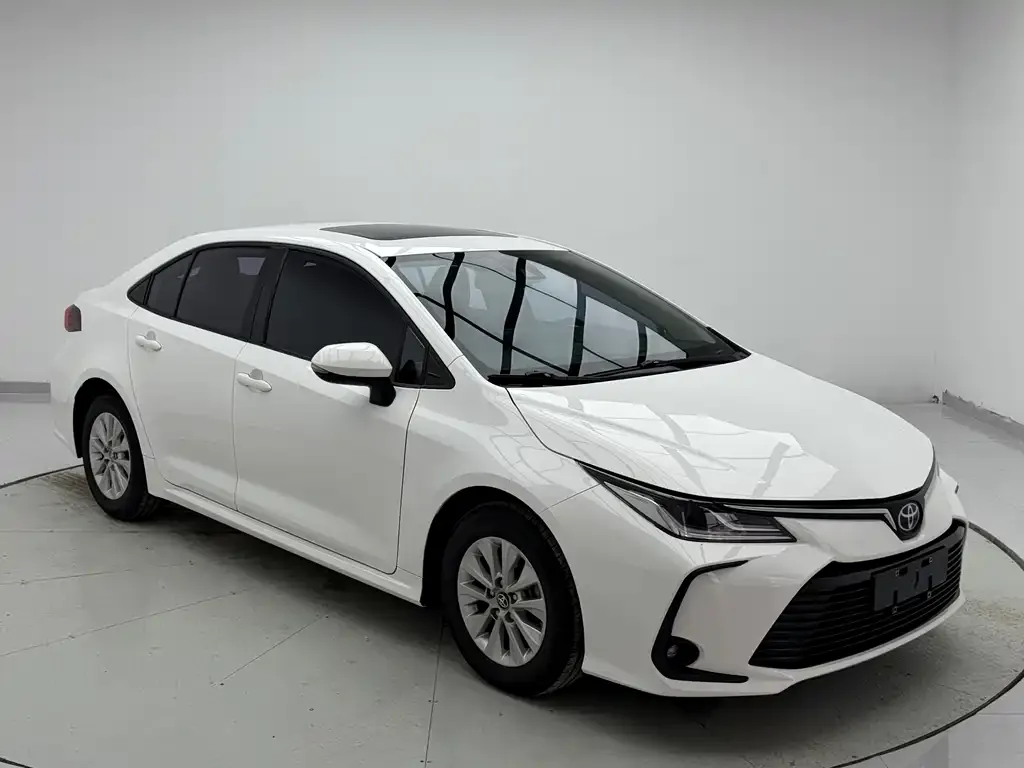Toyota Corolla — фото 10