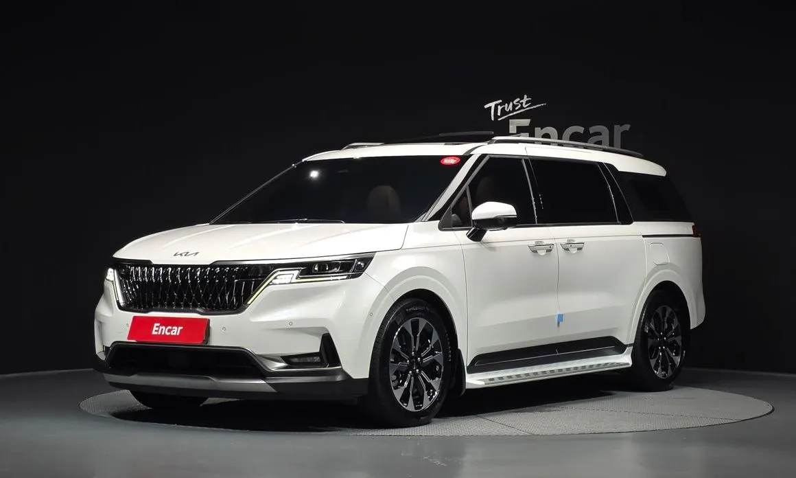 Kia Carnival — фото 1
