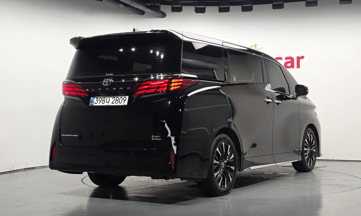Toyota Alphard — фото 4