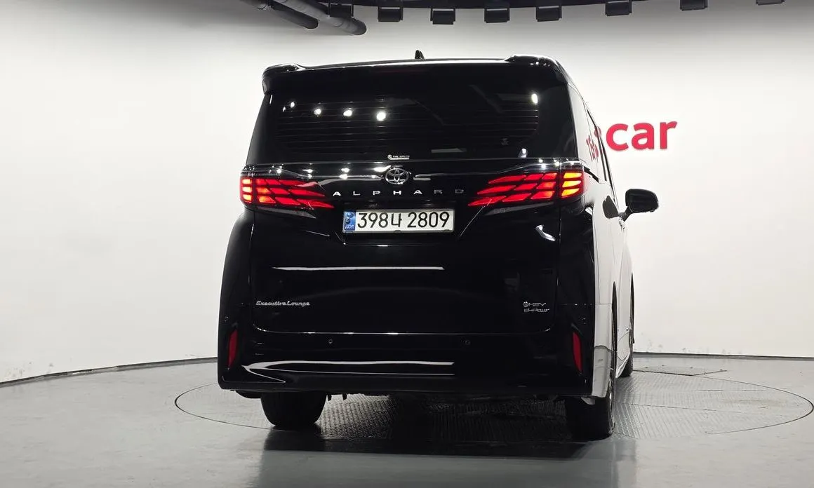 Toyota Alphard — фото 5