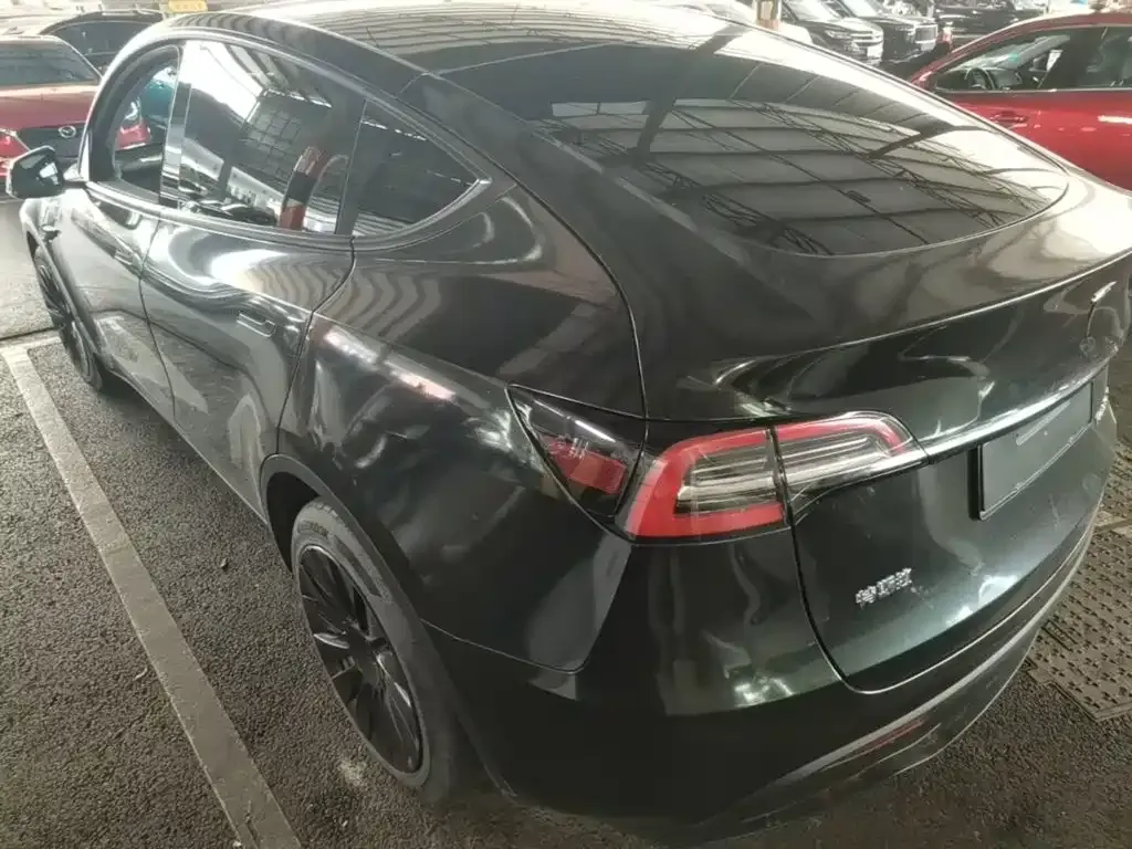 Tesla Model Y — фото 6