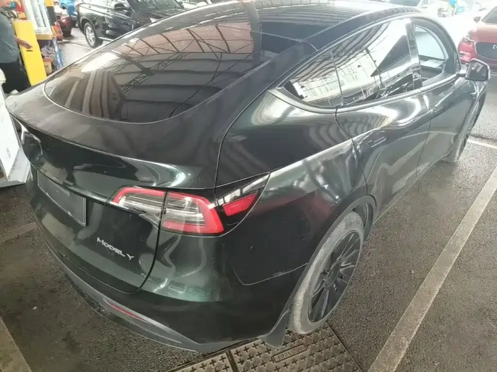 Tesla Model Y — фото 7