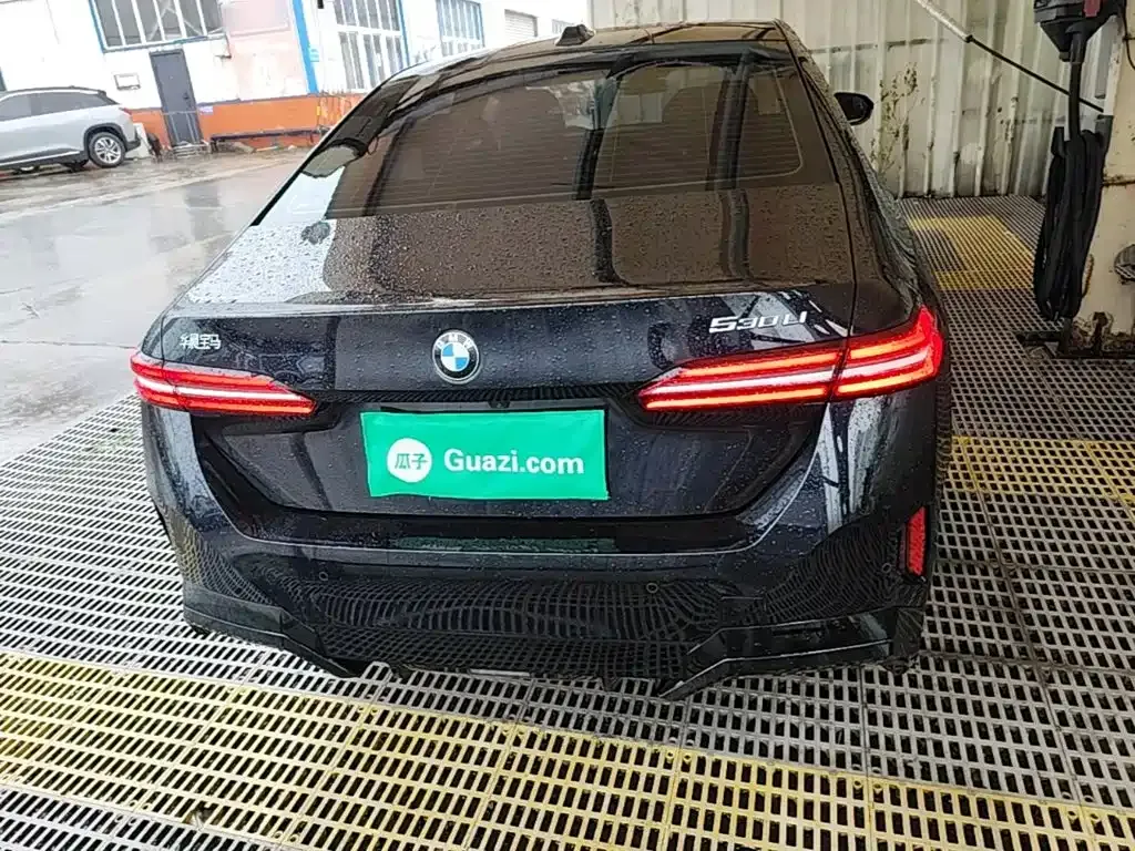 BMW 5 Series — фото 10